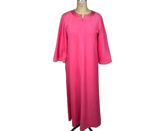 Pink velour robe zip front with satin trim Size M
