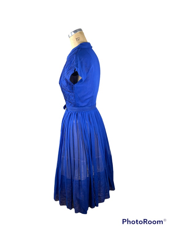 1960s shirtwaist dress royal blue pleated Size M - image 4