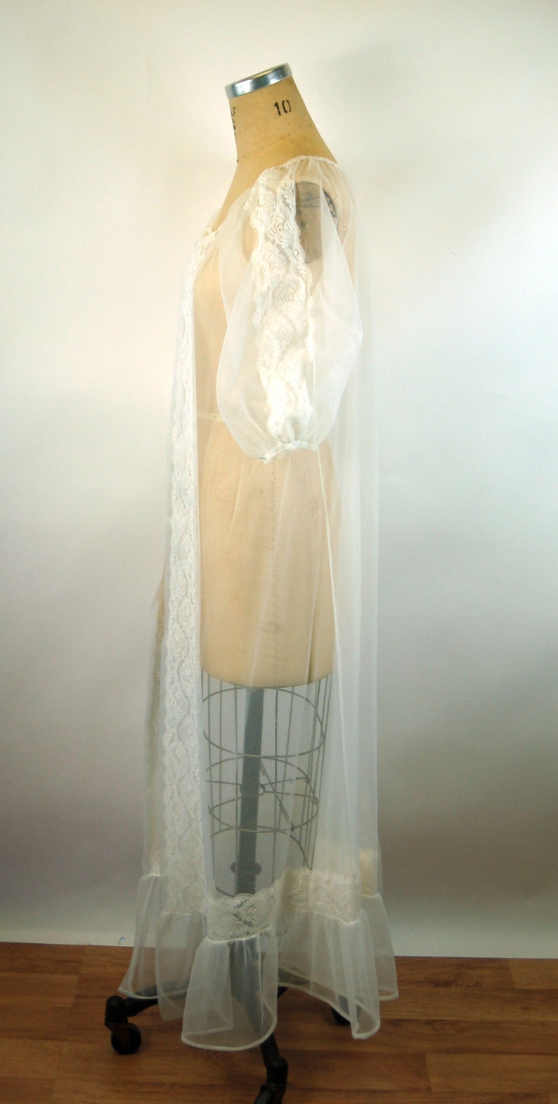 1950s 60s sheer robe white nylon chiffon with lace and puffed sleeves and ruffled hem fly away front Size S