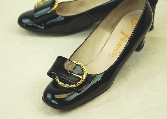 1960s shoes patent leather black shoes low heel bi