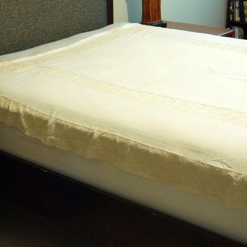 1930s silk coverlet bed sheet white with ivory lace inserts 87