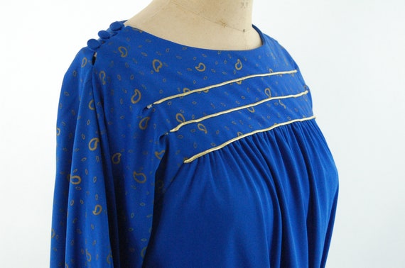 1970s Alfred Shaheen dress royal blue with gold p… - image 5