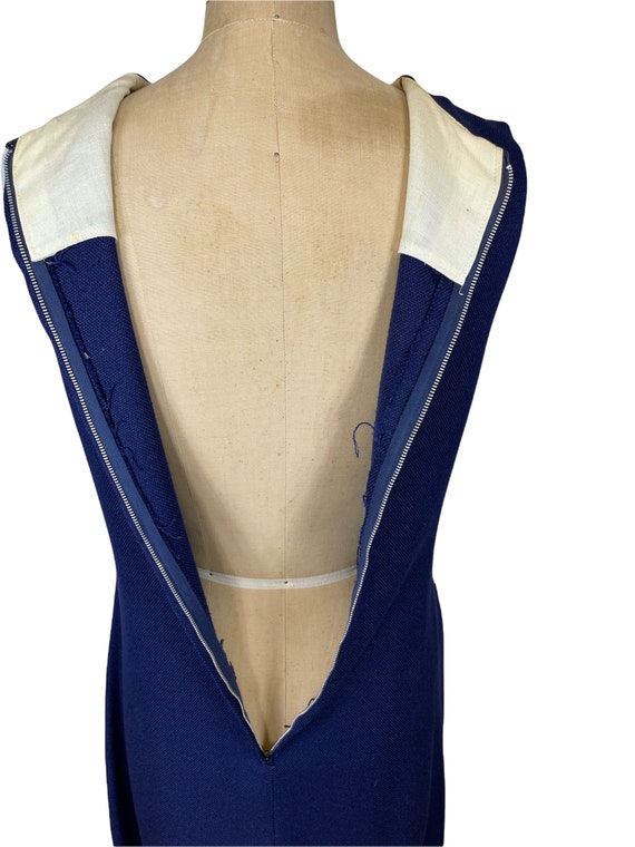 1960s blue linen shift dress with mod geo stripin… - image 6