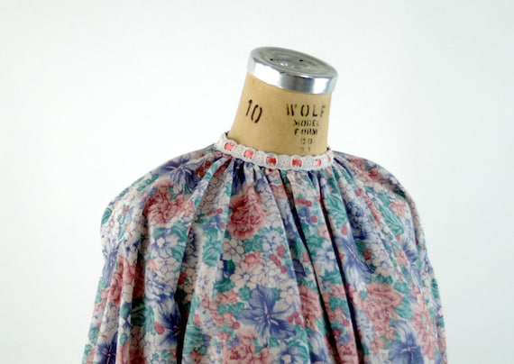 Victorian style blouse floral pink blue high neck… - image 5