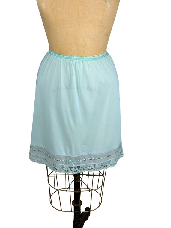 1970s short half slip mint green with embroidery … - image 2