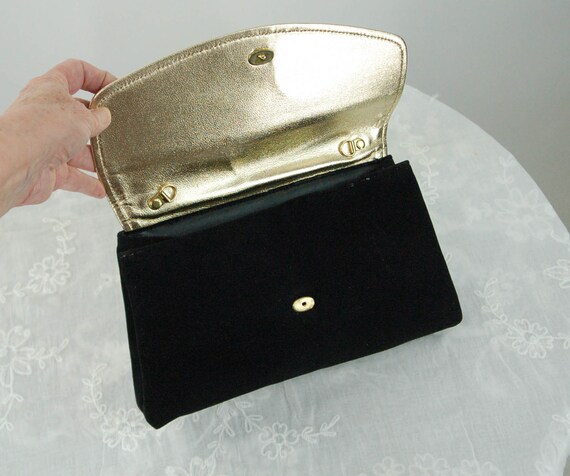 1960s black clutch purse velvet moleskin gold met… - image 5