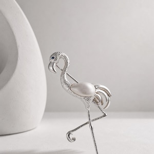 Handmade Flamingo Brooch · S925 Silver & Baroque Pearl · Hand Engraved Feathers · Elegant Bird Jewelry · Unique Brooch Pin · Gift for Her