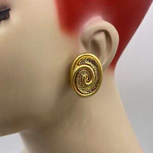 Vintage Abstract Coiled Rope Zen Ribbed Gold Plated Clip Earrings Box1s2
