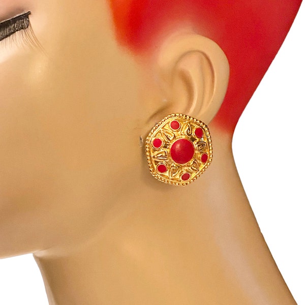 Vintage Gold Plated Cinnamon Faux Carnelian Enamel Etruscan Cabochon Clip On Earrings AT22