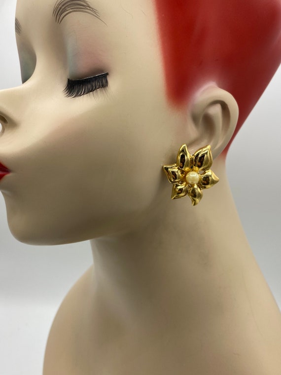 Vintage Flower Bloom with Faux Pearl Clip Earring… - image 2