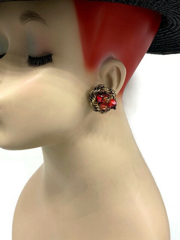 ユーハーキマー Vintage HOBE Gold Plated Bird Nest Red Glass Bead Clip Earrings