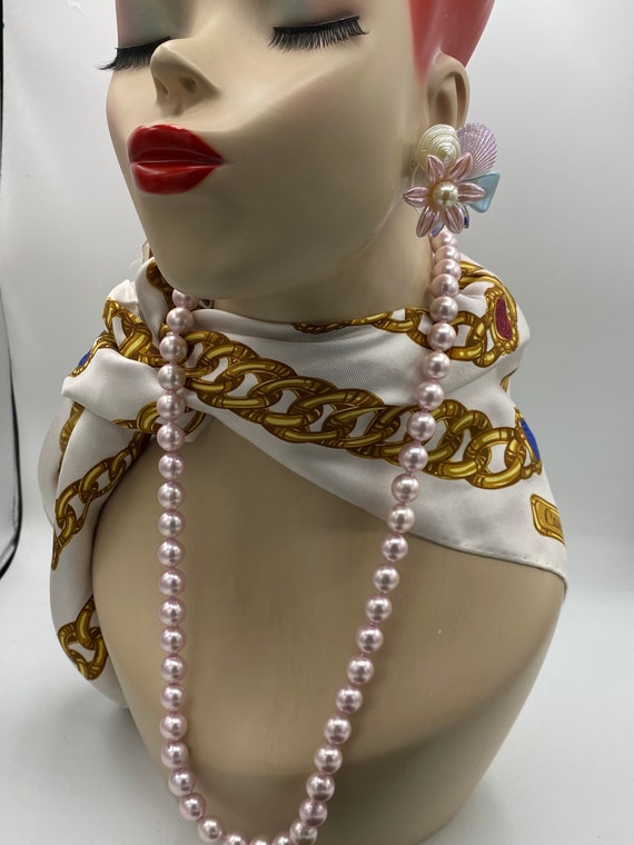 Vintage 1960s-1970s Pink Lucite Bead Necklace Ove… - image 2