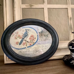 Cartões postais vinheta vintage do passado Bluebird Gingham colagem mista em moldura de vidro mercúrio envelhecida