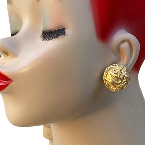 Vintage 1980s Gold Plated Norma Jean Crystal Brutalist Ribbed Cabochon Oversized Button Clip Earrings Fun Party P15
