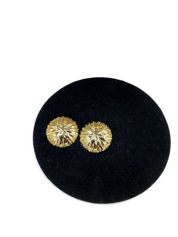 Vintage Gold Plated Oversized Crinkle Button Clip… - image 4