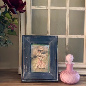 Cartões postais vinheta vintage do passado, cartão de aniversário vitoriano, senhora e coelhos, colagem mista em vidro de mercúrio, moldura desgastada