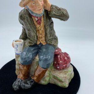 Vintage Old William Royal Doulton Figurine HN 2042  Retired England