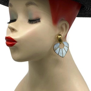 Vtg Chunk Artisan Gold Trim Polished Shell Heart Dangle Pierced Earrings F22