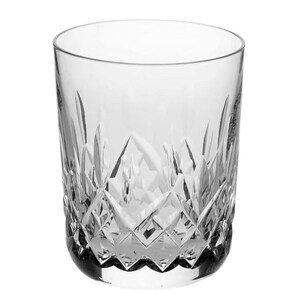 Puede incluir: Un vaso de cristal transparente con un dise&ntilde;o de cristal tallado. El vaso tiene una boca ancha y un fondo redondeado.