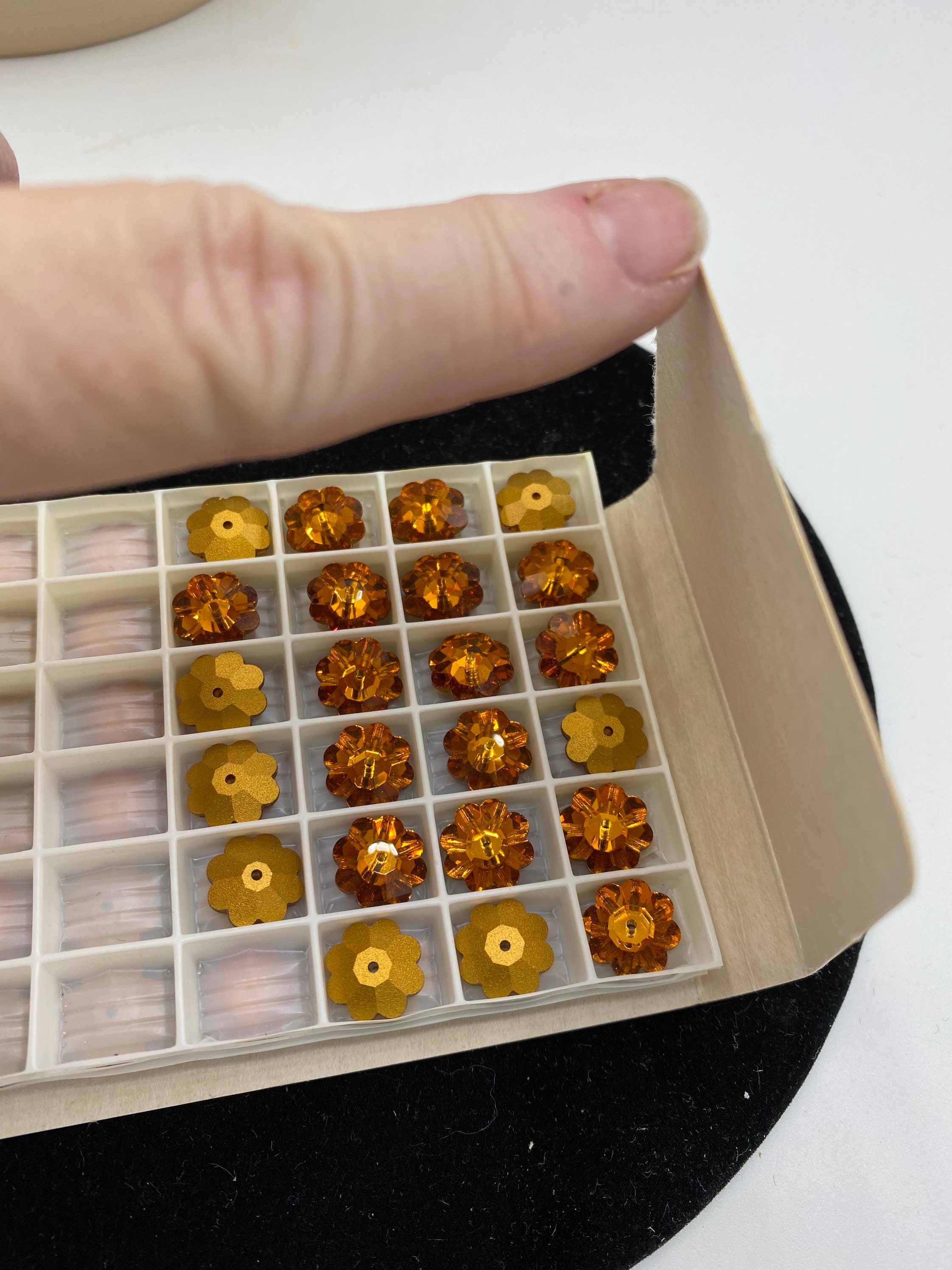 Vintage D.S. & Co. Swarovski 1m Crystal Gold Topaz Austria 119 pcs in box