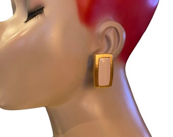 Vtg Gold Plated Cream Enamel Rectangle Nice Quality Clip Earrings AW39 , XX7