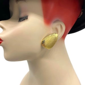 Vintage 1980s Gold Plate Hammered Clip Earrings S6