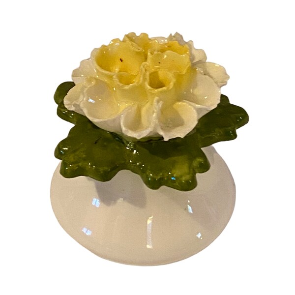 Salero o pimentero vintage Aynsley de porcelana fina inglesa con forma de flor, clavel amarillo