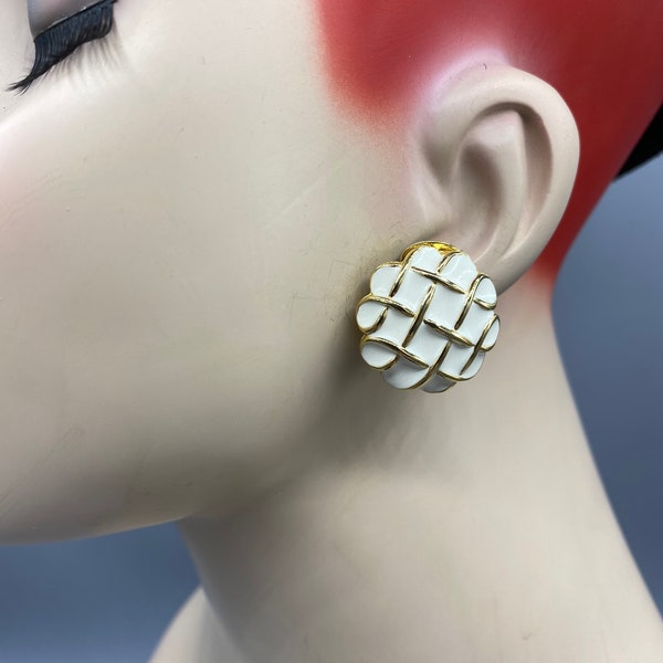 Vintage Checked White Enamel Weave Button CLIP EARRINGS LL29