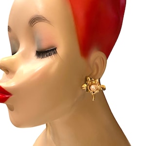 Vintage Faux Pearl Cabochon and Gold Plated Orchid Flower Bloom Clip Earrings LLL28