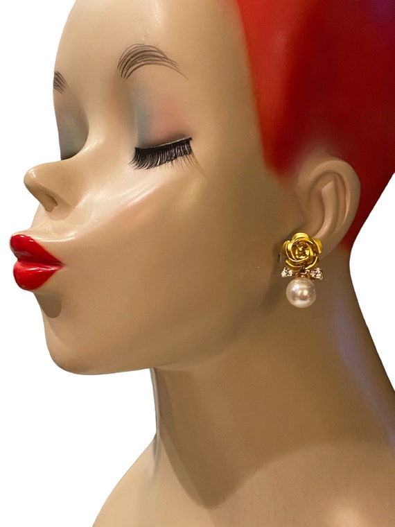 Vintage Faux Pearl Yellow Gold Metal Rose Bud Flo… - image 3