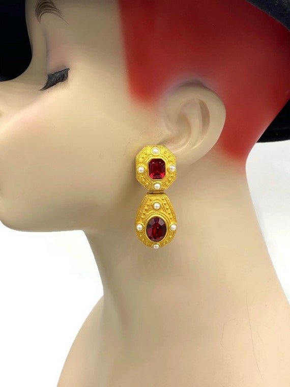 Vintage Joan Rivers Faux Ruby and Seed Pearl Baroq