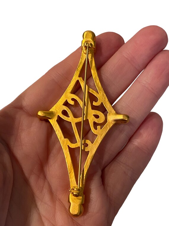 Vintage Karl Lagerfeld Baroque Brushed Gold Plated Logo Brooch 4
