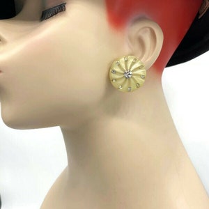 Vintage Celluloid Flower with Rhinestones Clip Earrings WW36