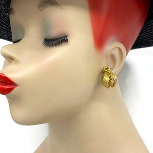 Vintage Petite Gold Plated Fly or Flies with curly wings  Button Clip Earrings OO2