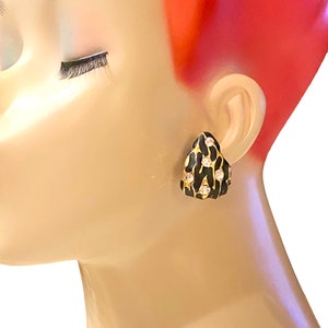 Vintage Gold Plated Abstract Ribbed Black Enamel with Crystal Oversized Teardrop Huggie Tiger Stripe Clip Earrings GGG26