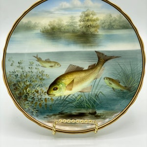 Antique Fabulous George Jones and Sons Crescent Porcelain China Three Colorful Fish Plate 9”