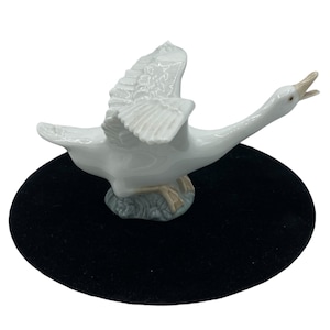 Lladro Duck Goose Figurine Taking Flight Running Hand Made in Spain