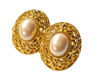 Vintage 1980s Designer Style  Gold Plated Faux Pearl Cream Lucite Cabochon Filigree Button Pierced Earrings HHH27