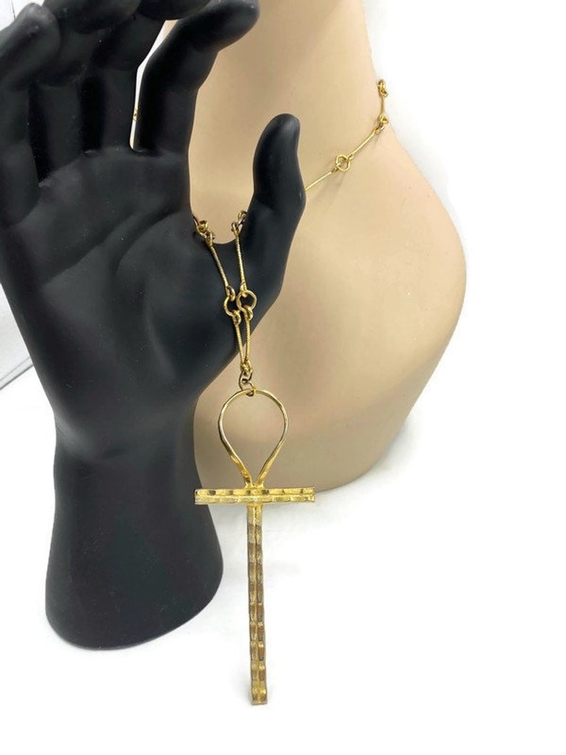 Vintage Celebrity NY Ankh Key of Life pendant necklace Gold Tone RR39