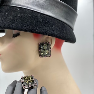 Vintage Black Foiled Glass and Pink Rhinestone Clip On Earrings