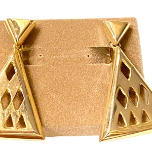 Chanel Vintage Gold Plated Cc Rope Triangle Clip On Earrings - 2 Pieces