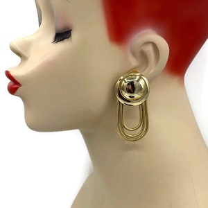 Vintage Lucite Oversize Gold Cabochon With Snake Chain Fringe Stirrup Style Loop Clip Earrings CC25