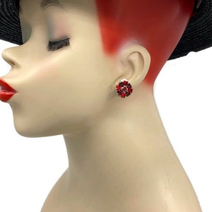Pendientes vintage de cristal rojo sangre de paloma con cierre de clip XX32