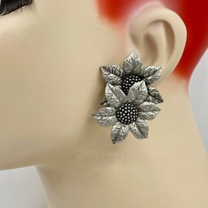 Vintage Silver Plated Textured Oversized Double Daisy Flower Clip EARRINGS ZZ24