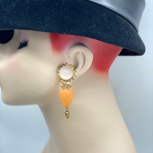 Vintage Chunky Orange Frosted Lucite Drop Dangle Bead Clip Earrings Party W14