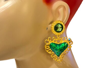 Vintage Chunky Rivoli Modernist Resin Acrylic Emerald Green Enamel Filigree Heart Clip Earrings V24
