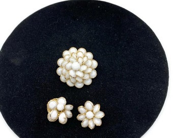 Vintage Faux White Milk Glass Chip Brooch and Clip earrings FFF9