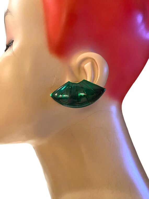 Vintage Fan Shaped Green Enamel Clip Earrings FF32 - image 3