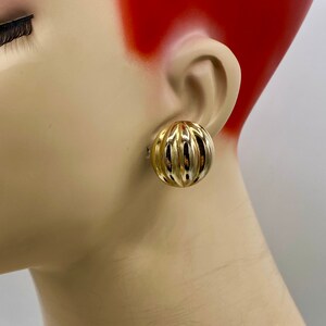 Vtg Petite Ribbed Gold Melon Art Deco Clip earrings Bridal Wedding Party XX8