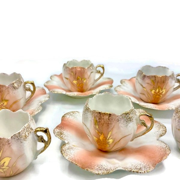 Vintage Set of 4 Demitasse Peach with Gold Cup and Saucer w/ 2 Extra Cups